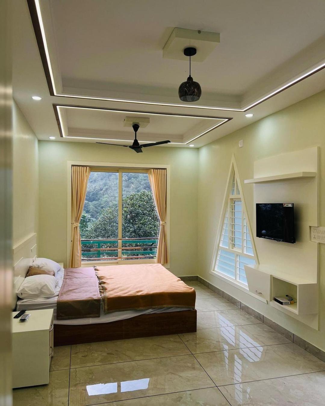 Royal Mount Inn Resorts Paithalmala Extérieur photo
