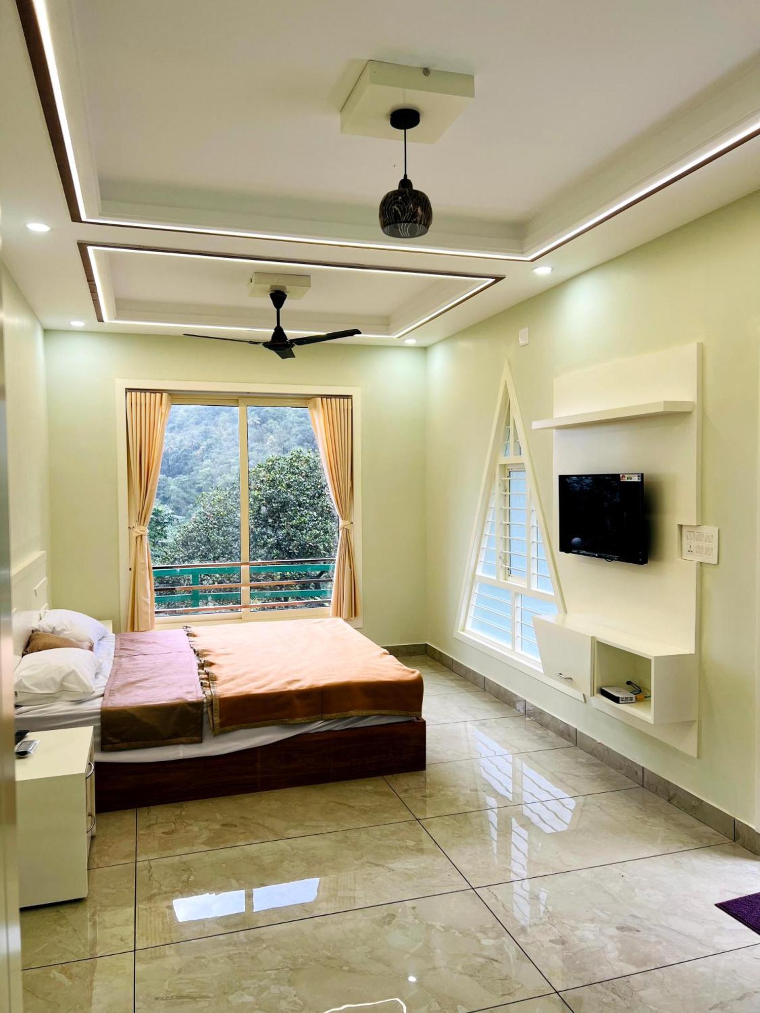 Royal Mount Inn Resorts Paithalmala Chambre photo